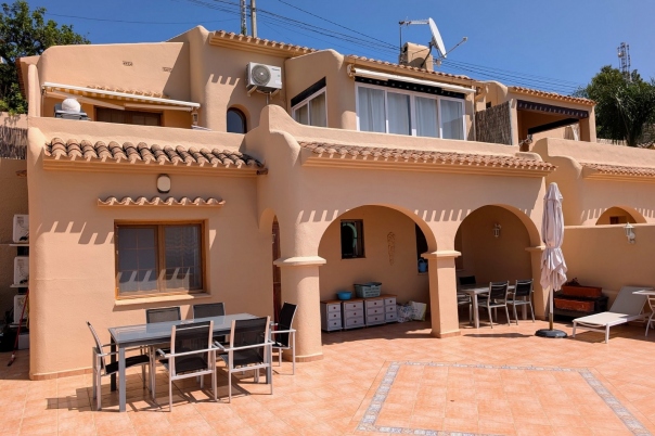 4 bed semi detached villa in Moraira