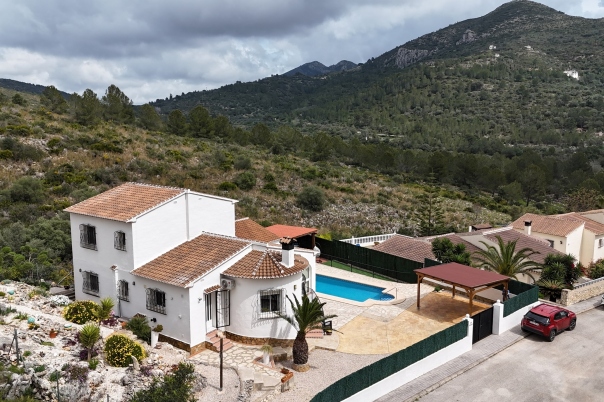 4 bed villa in Alcalalí