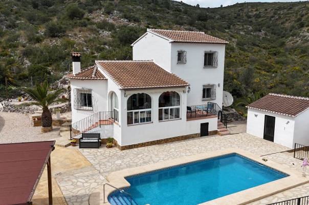 4 bed villa in Alcalalí