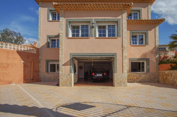 5 bed casa / chalet in Calpe / Calp