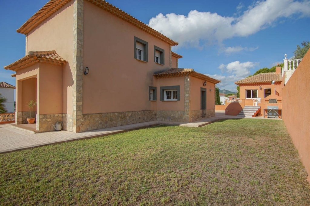 5 bed casa / chalet in Calpe / Calp