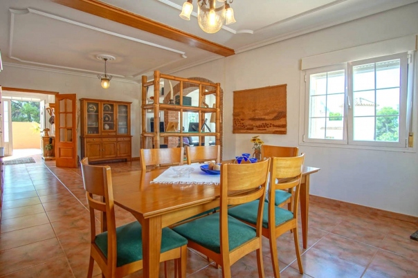5 bed casa / chalet in Calpe / Calp
