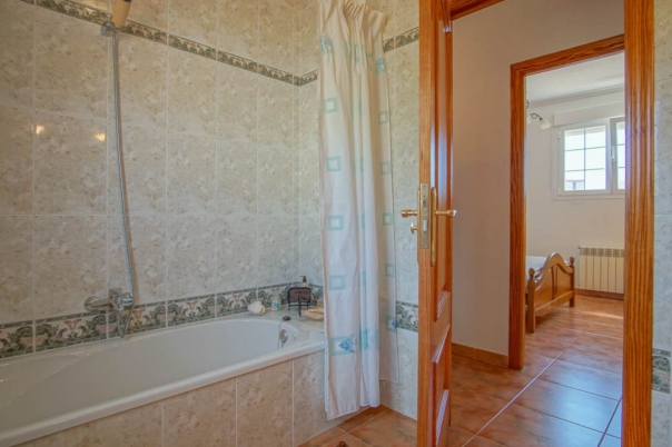 5 bed casa / chalet in Calpe / Calp