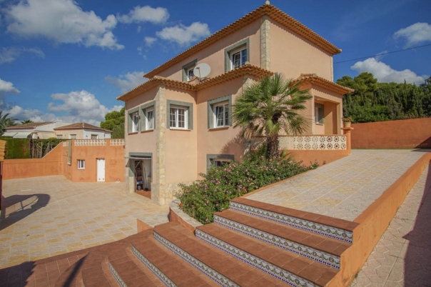 5 bed casa / chalet in Calpe / Calp