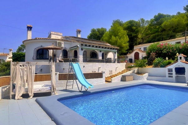 4 bed villa in Benitachell