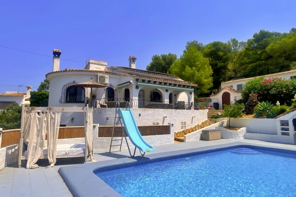 4 bed villa in Benitachell