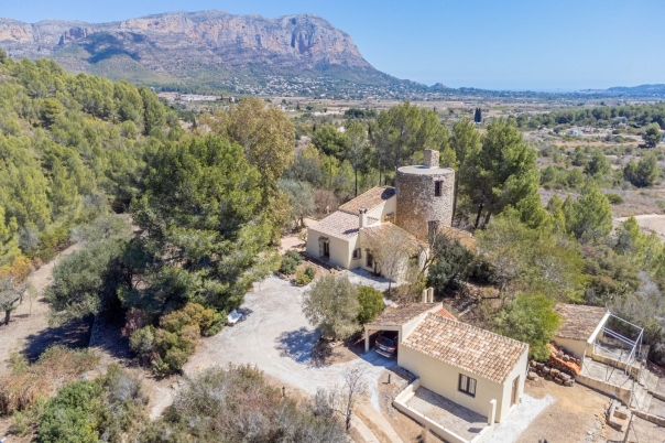 3 bed villa in Gata de Gorgos