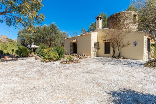 3 bed villa in Gata de Gorgos