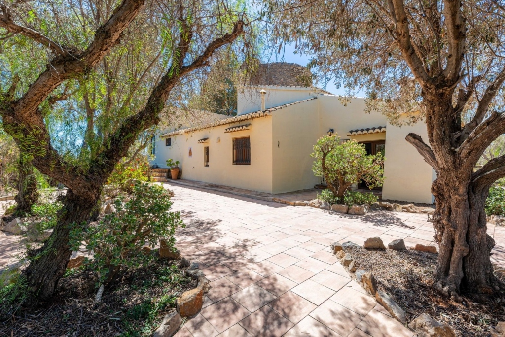 3 bed villa in Gata de Gorgos