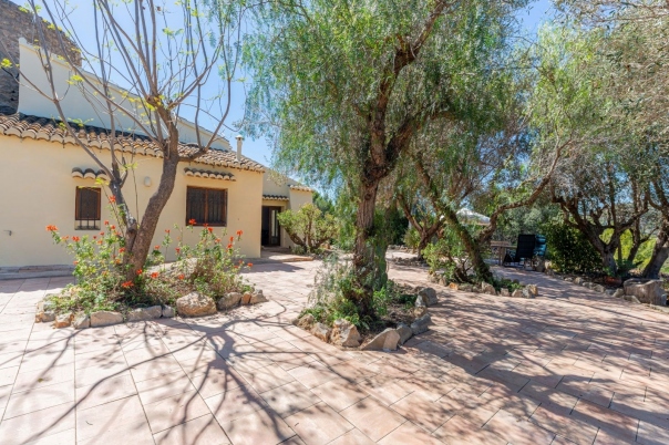 3 bed villa in Gata de Gorgos