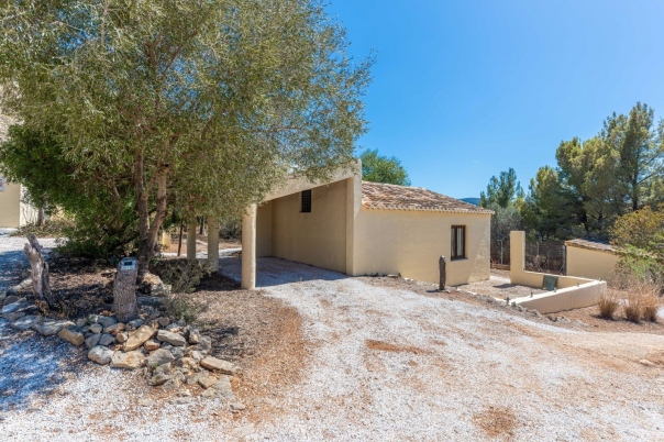 3 bed villa in Gata de Gorgos