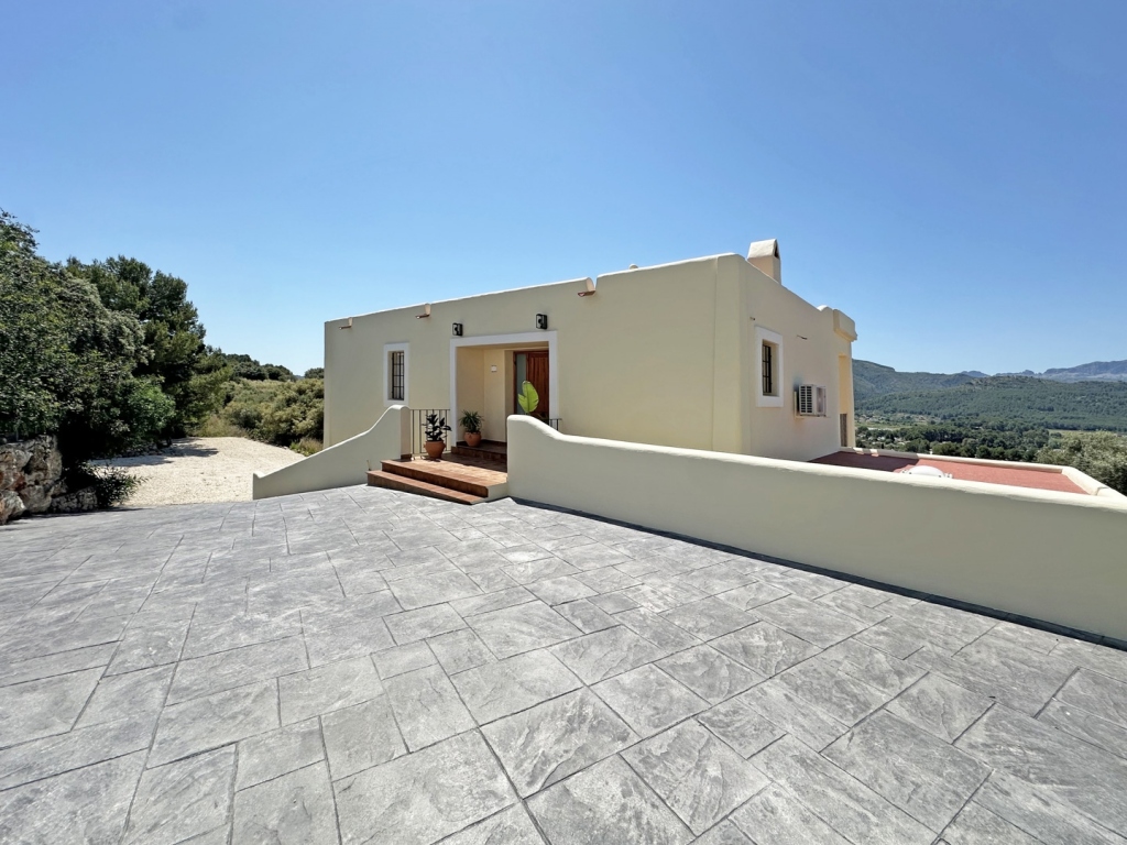 3 bed villa in Jalón