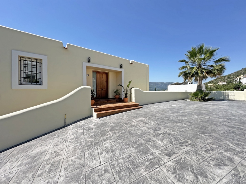 3 bed villa in Jalón