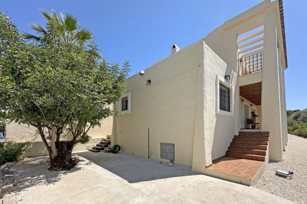 3 bed villa in Jalón