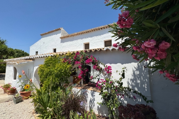 4 bed finca in Benitachell