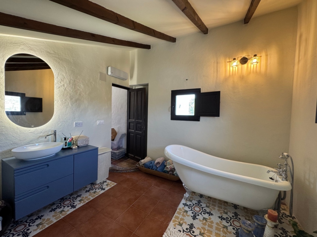 4 bed finca in Benitachell
