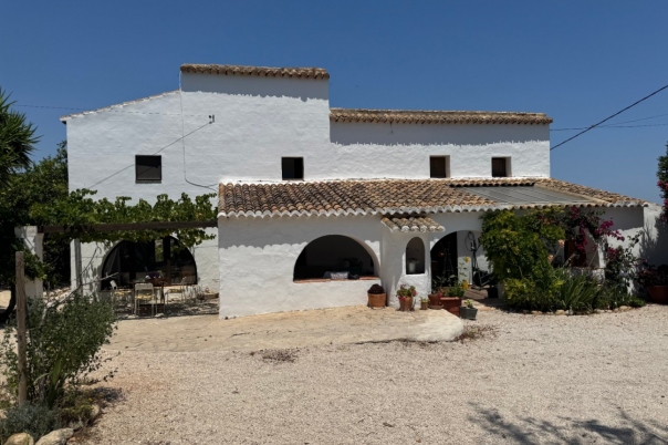 4 bed finca in Benitachell