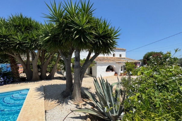 4 bed finca in Benitachell