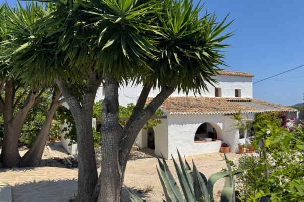 4 bed finca in Benitachell