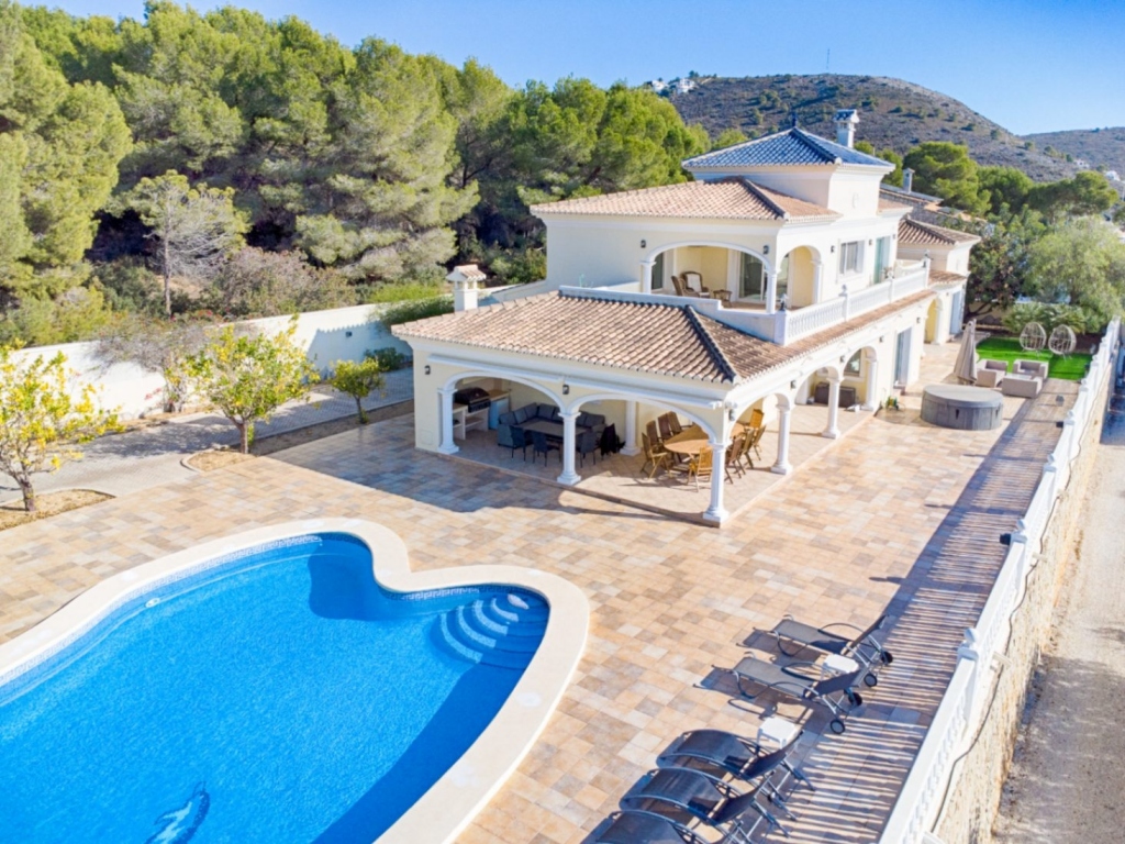 5 bed villa in Moraira