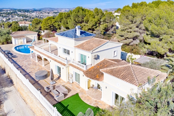 5 bed villa in Moraira