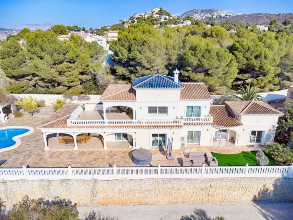5 bed villa in Moraira