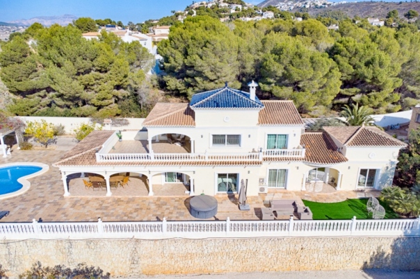 5 bed villa in Moraira