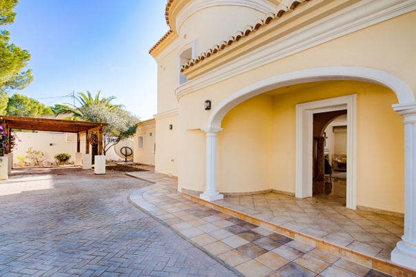 5 bed villa in Moraira