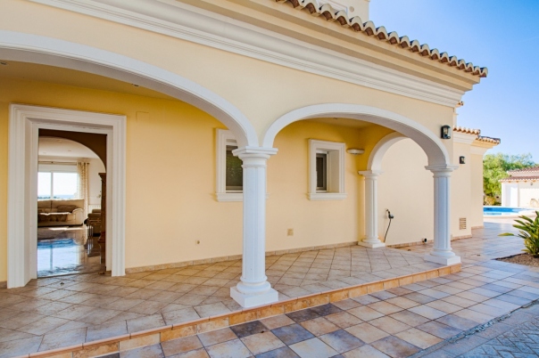 5 bed villa in Moraira