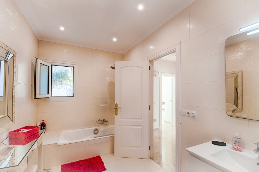 5 bed villa in Moraira