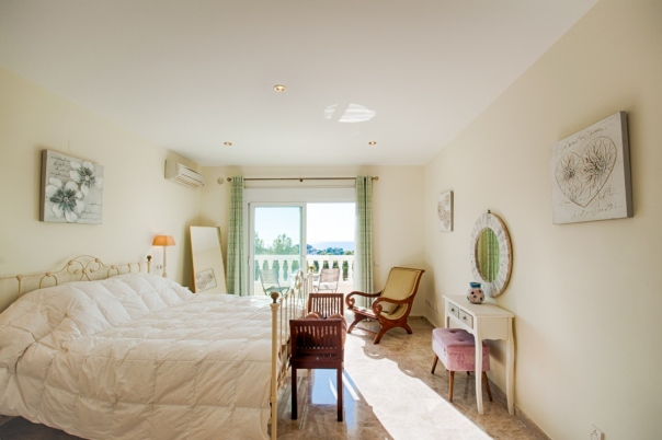 5 bed villa in Moraira