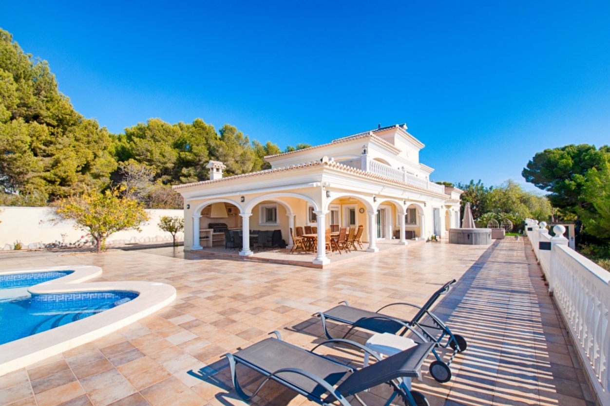 5 bed villa in Moraira