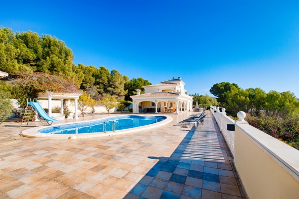 5 bed villa in Moraira