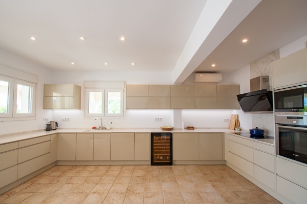 5 bed villa in Moraira