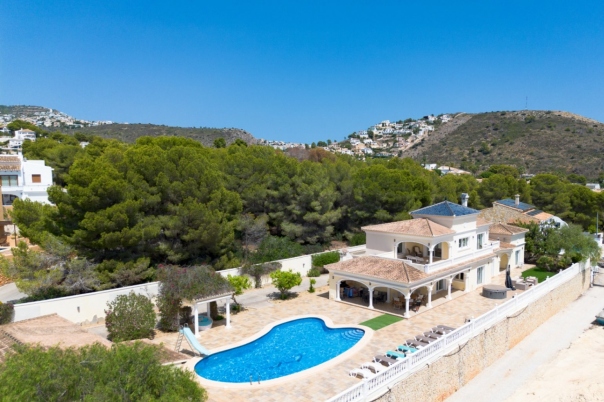 5 bed villa in Moraira
