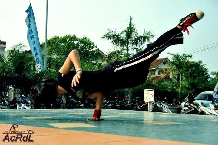#29 Breakdance by Clarvius