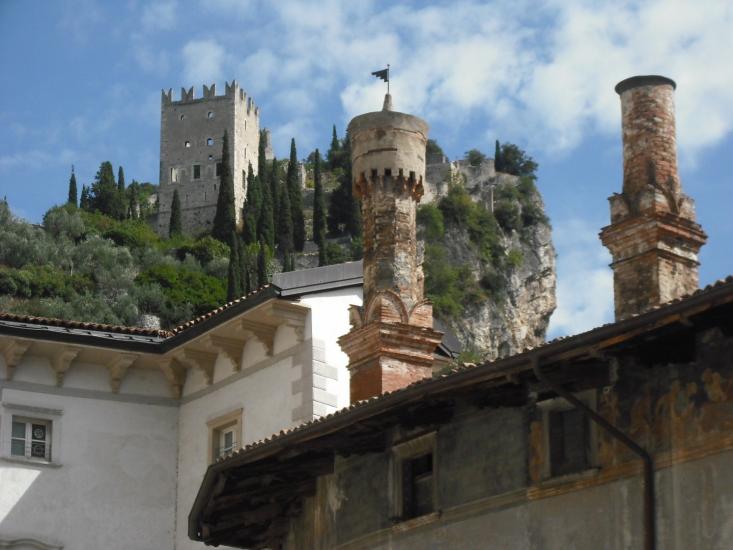 Castello di Arco  -  Italia del nord  -