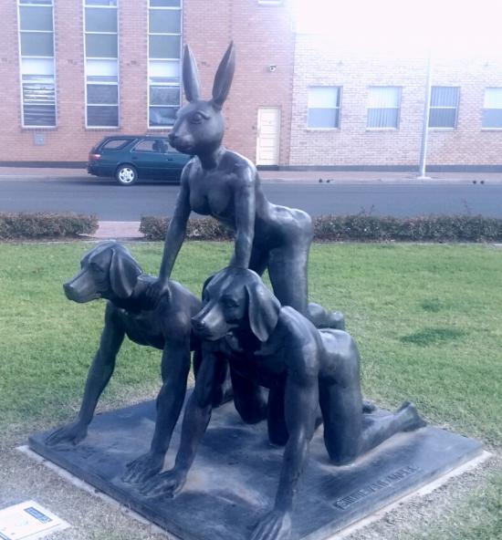 Unusual sculpture... by pencil recreations