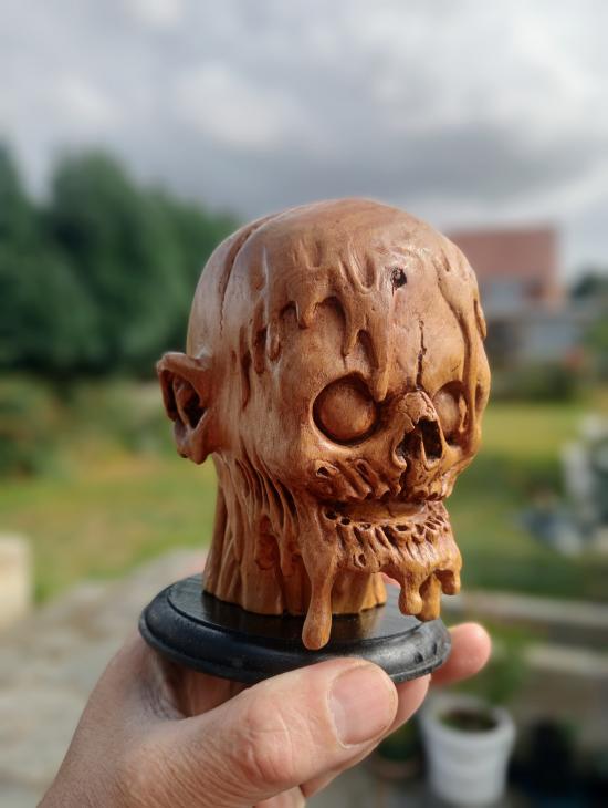 Creepy melting skull zombie type thing!