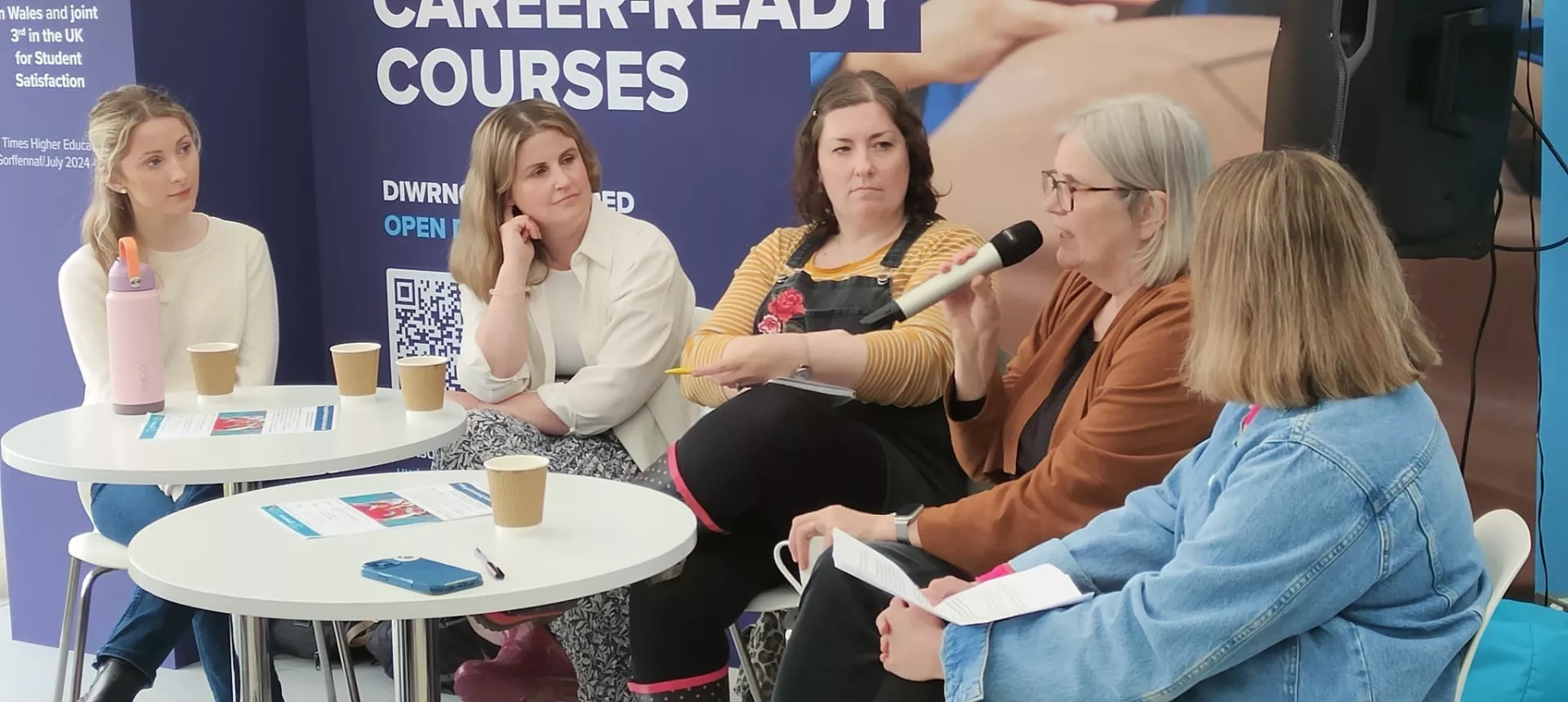 Rhagoriaith banner 16