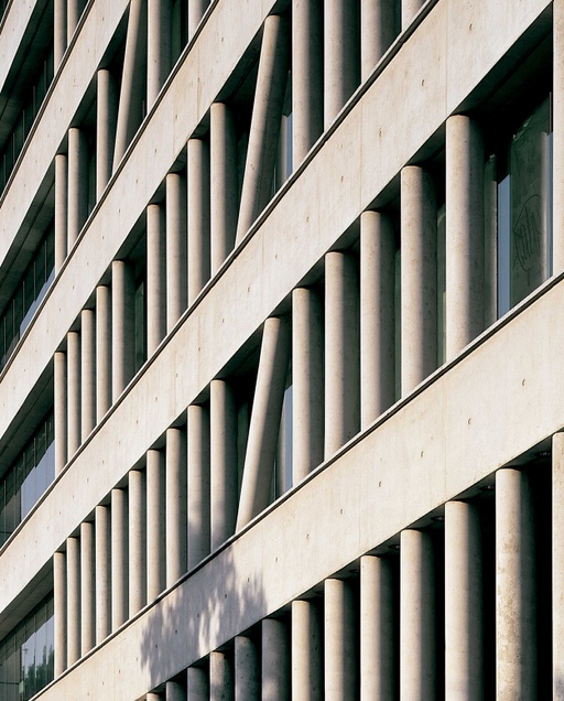 Manantiales Building in Las Condes