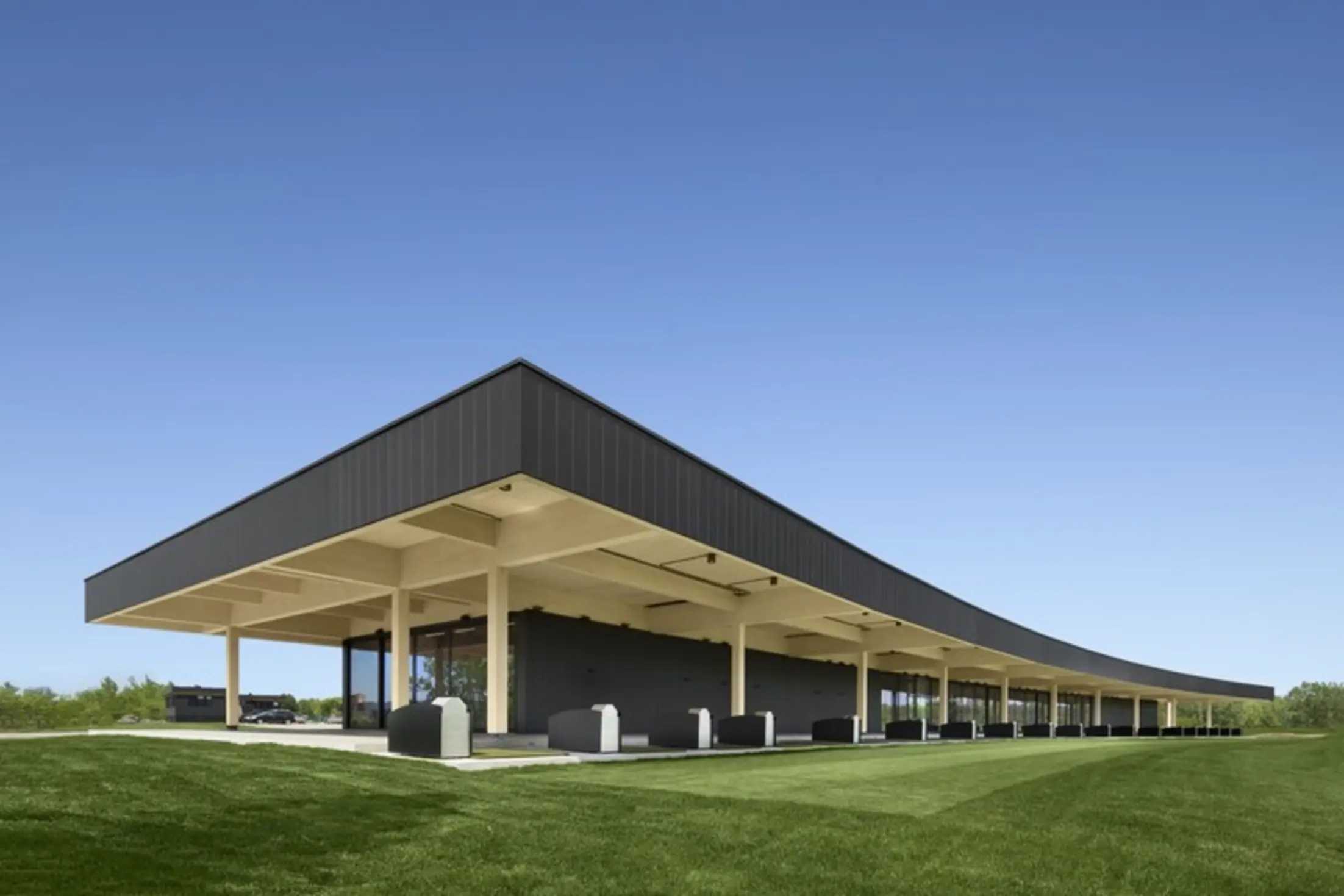 A High-End Golf Clubhouse, Montreal, Canada