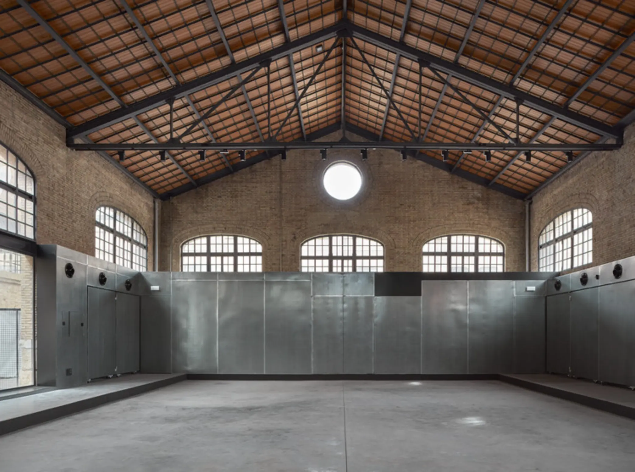 Adaptation of Hall 3 of the Central Park to Cultural Facilities, València, Spain