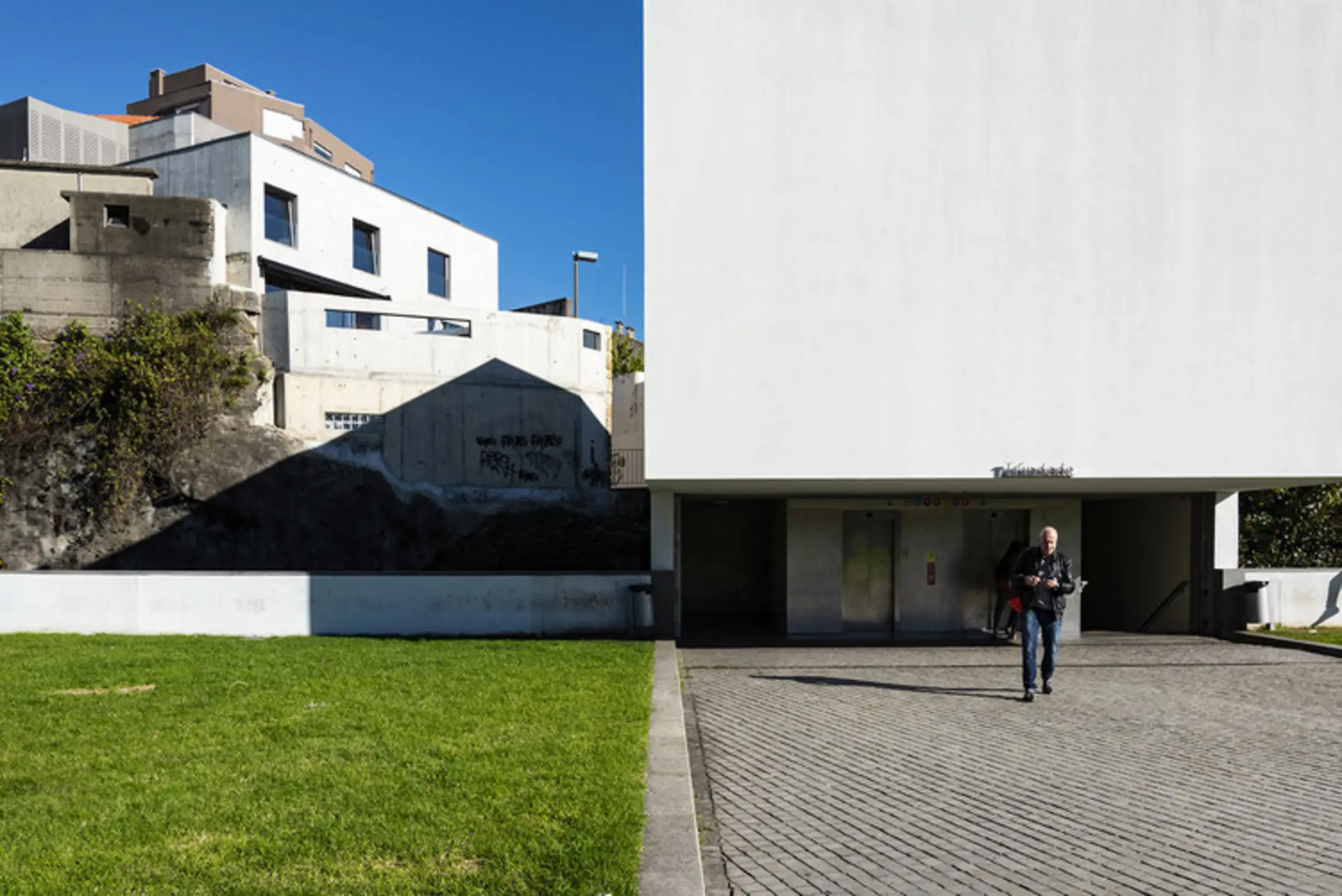 Building in Travessa Alferes Malheiro, Porto, Portugal