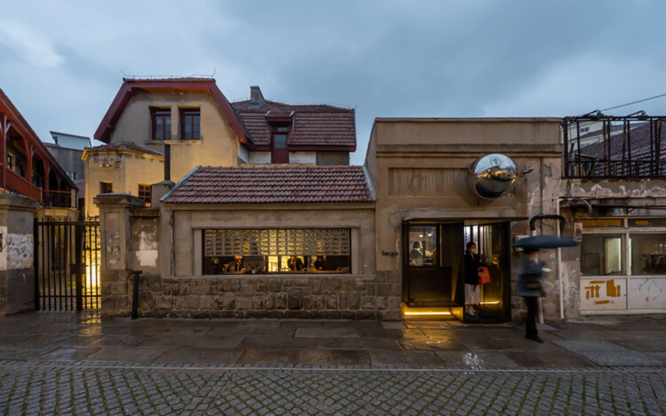 Renovation of Largo Ning Yang Road Shop, Qingdao, China