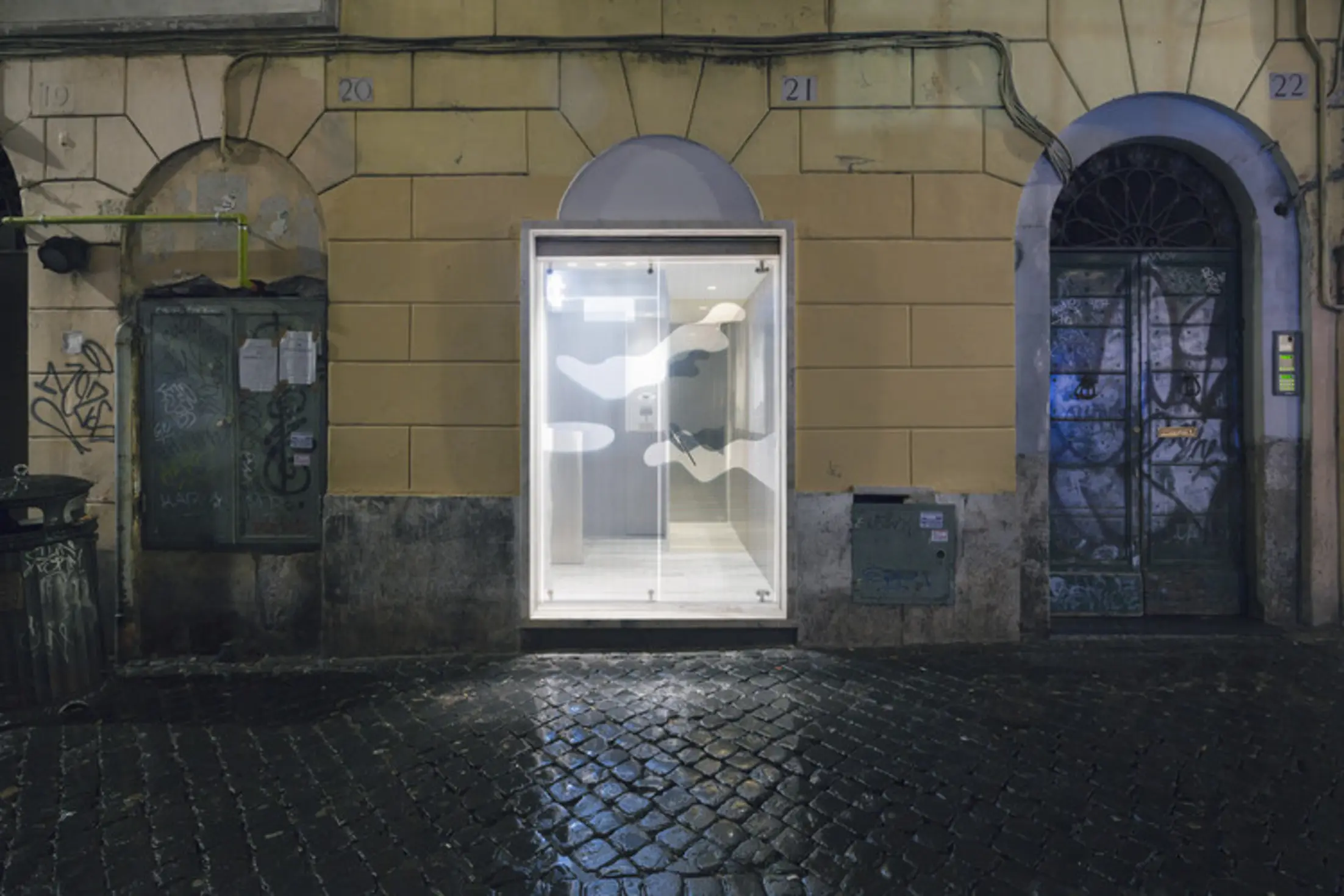 Cochrane Store, Roma