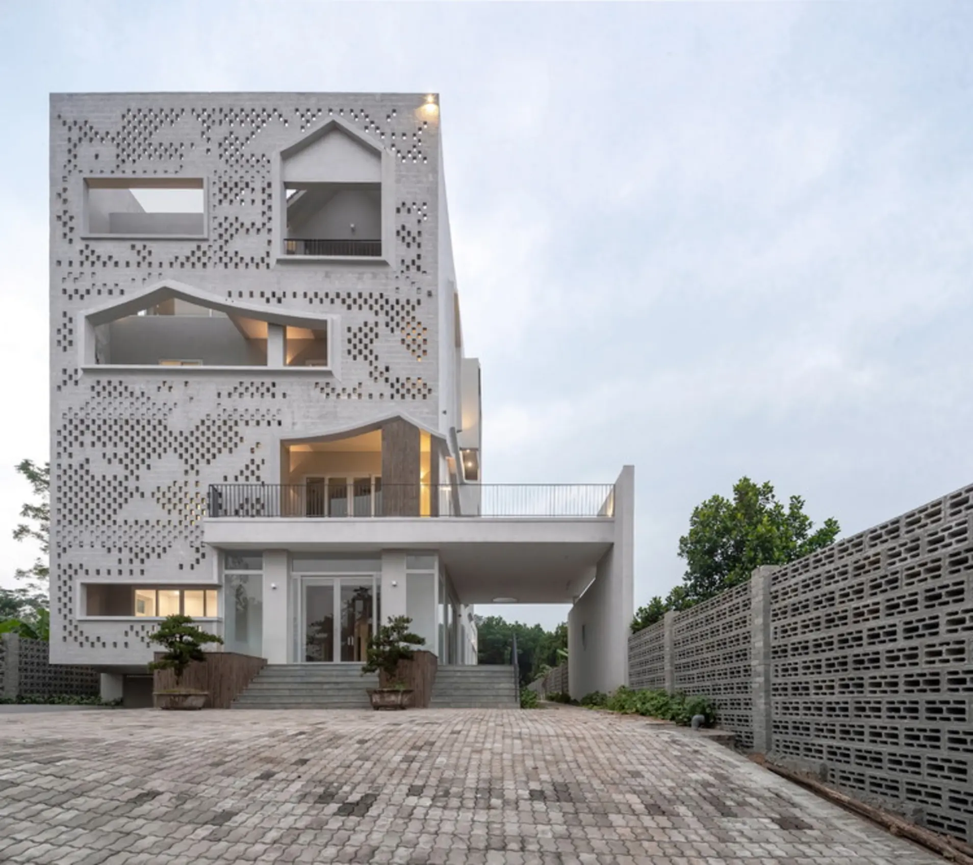 ĐÔNG PHƯƠNG Y ĐẠO Medical Center, Vietnam