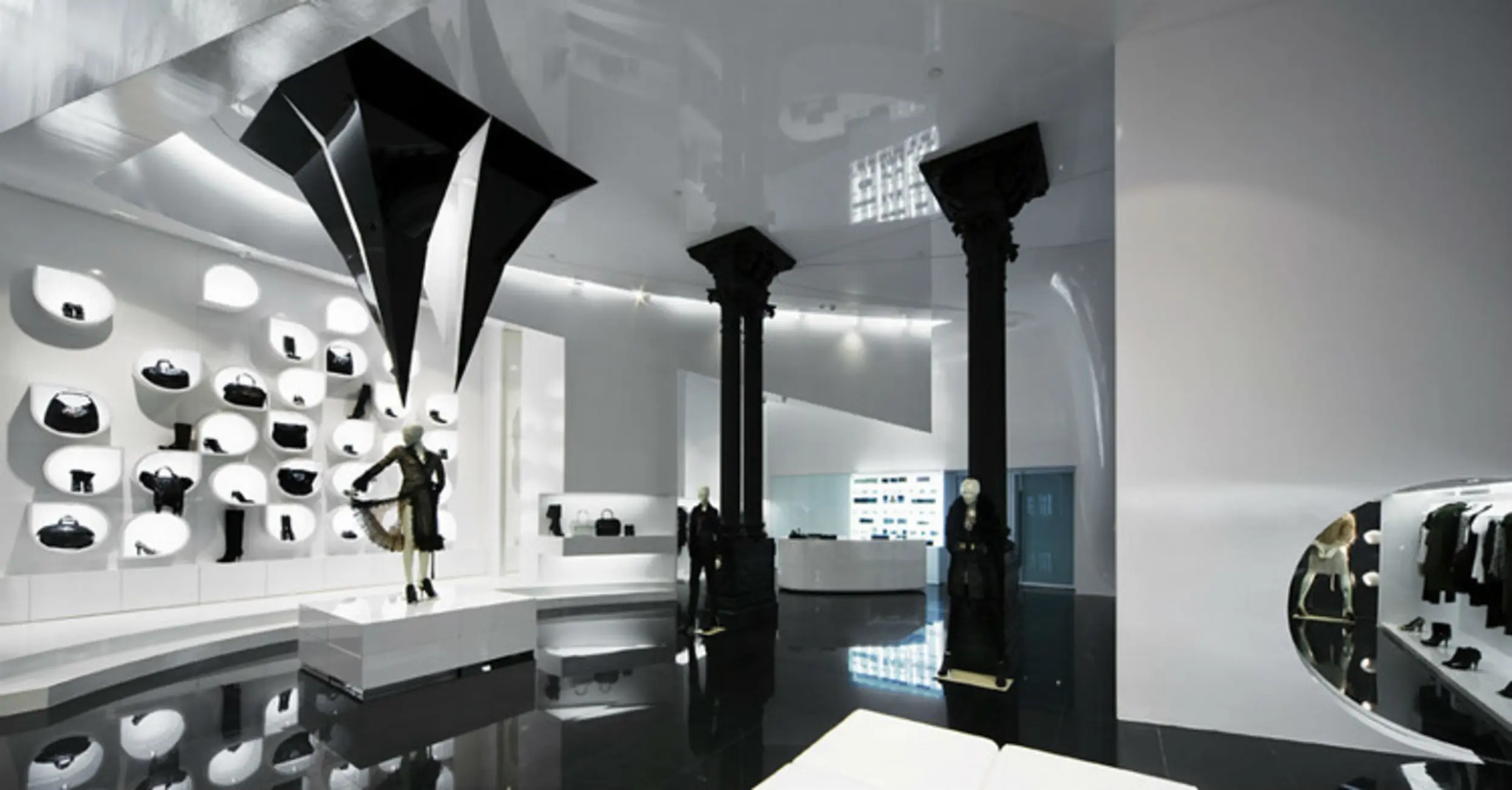 Capsula Multibrand Store, Hungary