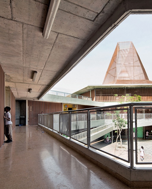 Pies Descalzos School