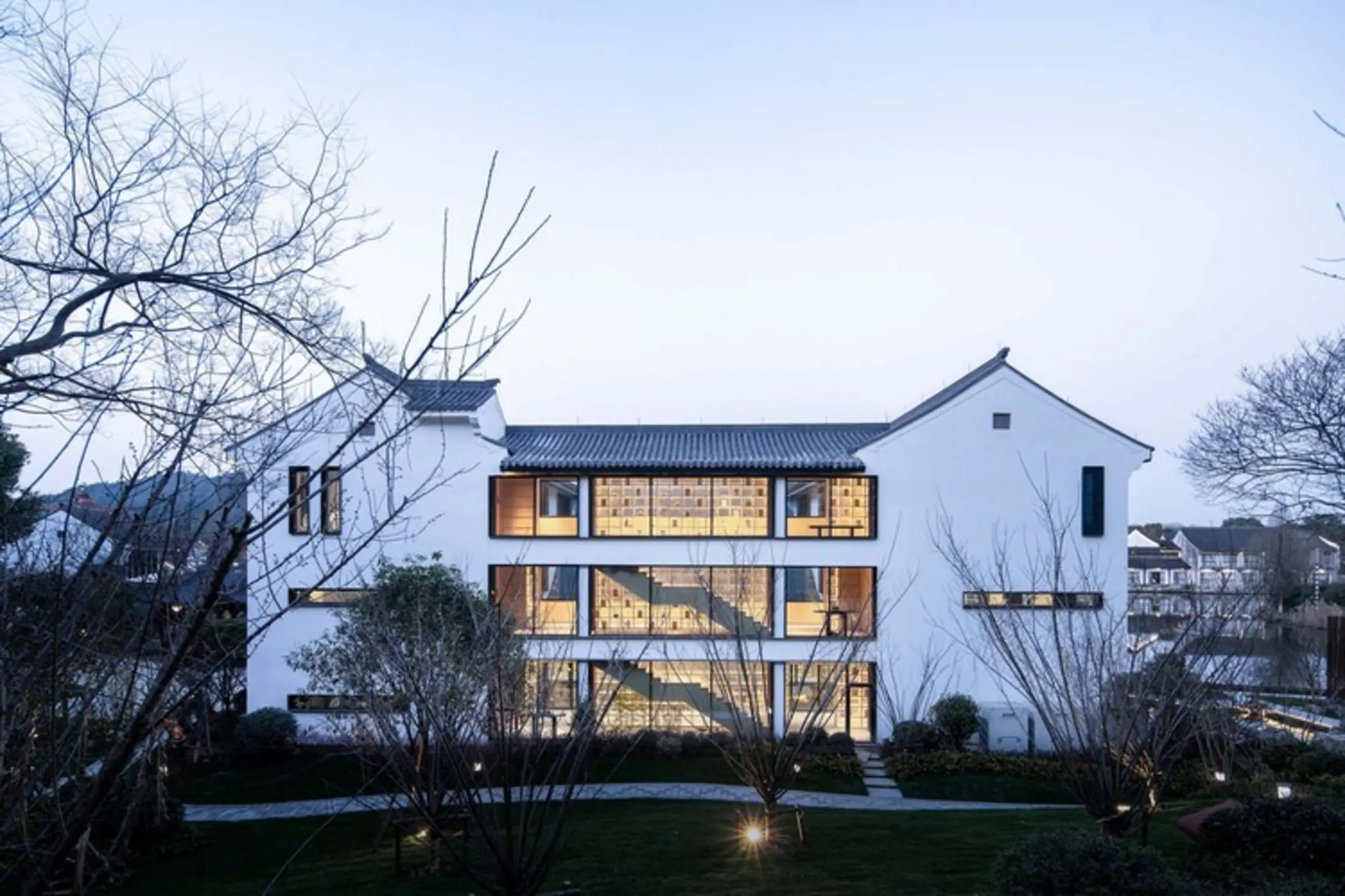 Shaoxing KINCANG Business School, Shaoxing, China